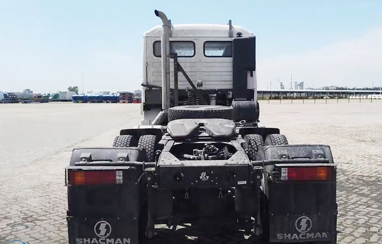 Truck Shacman 3000 420 Head Tractor Truck