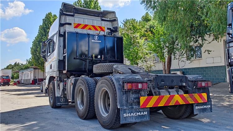 Shacman X3000 Price Tractor Truck 6x4 for Sale In Tanzania