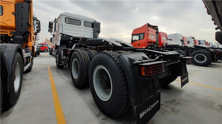 Shacman F3000 6x4 Tractor Truck for Sale In Tanzania